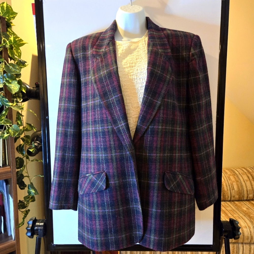 David N. Woman's Purple, Green, Grey, White Plaid Wool Blazer, Size 8